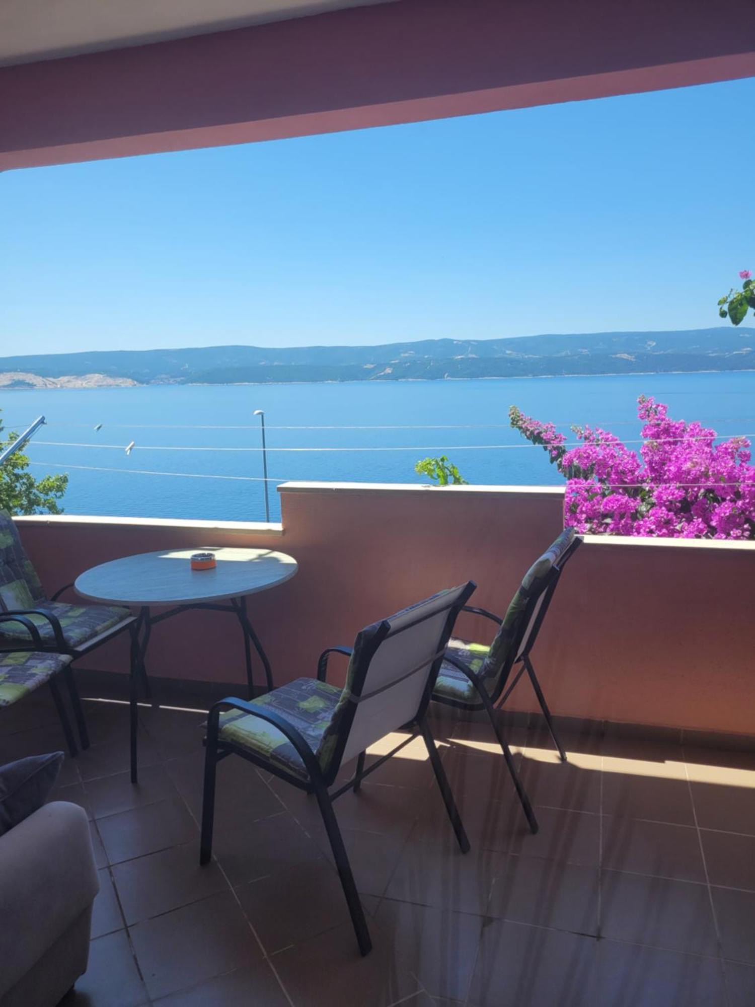 Apartments Coko Omis Ruang foto