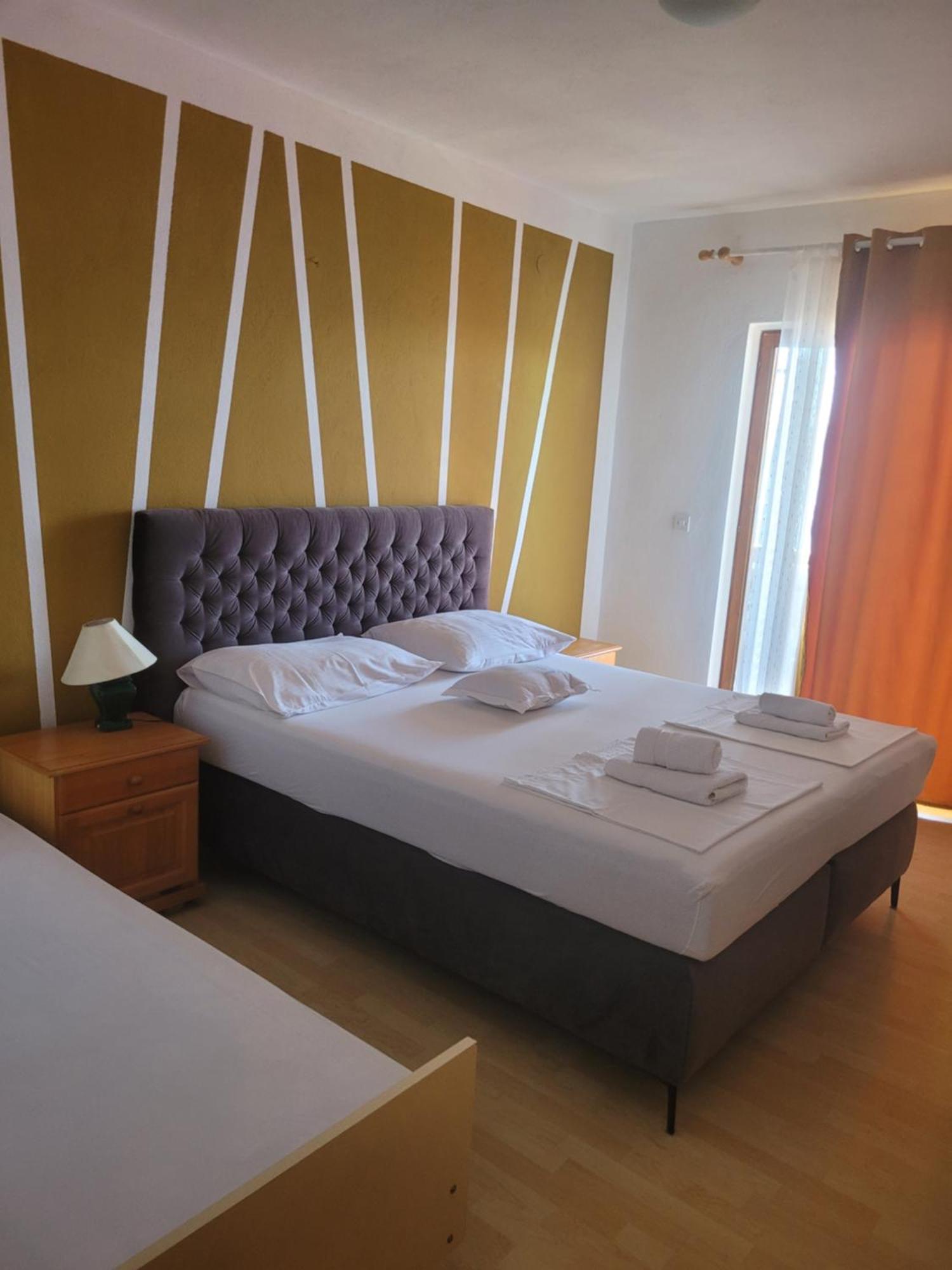 Apartments Coko Omis Ruang foto