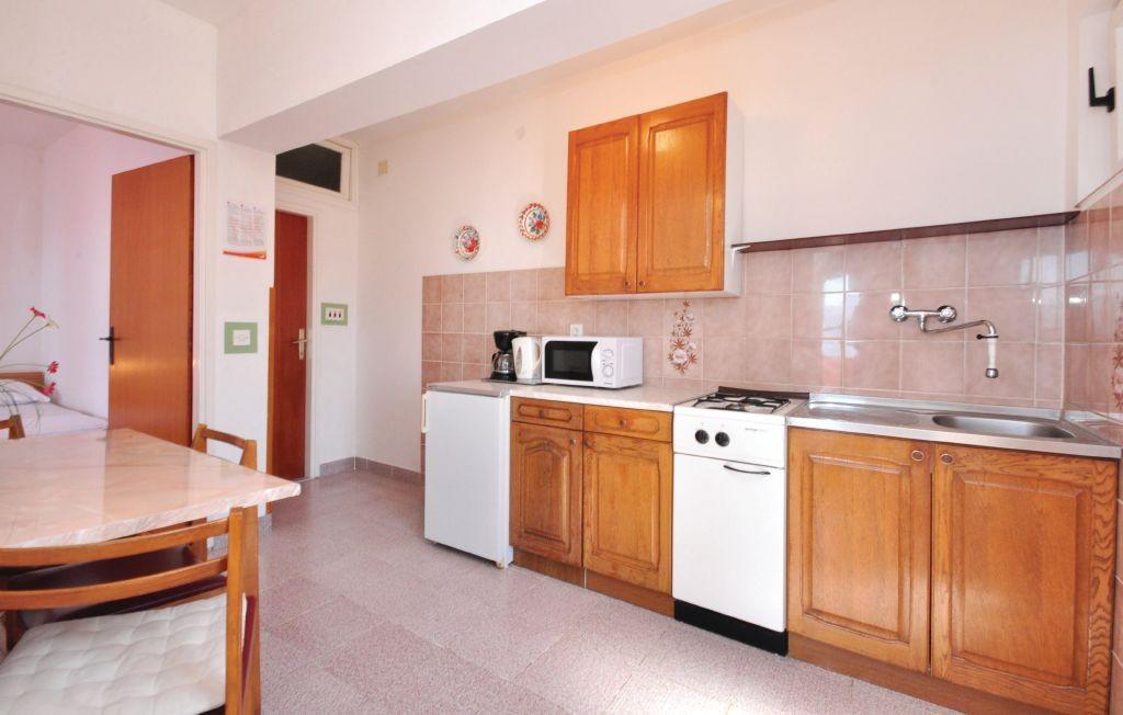 Apartments Coko Omis Bagian luar foto