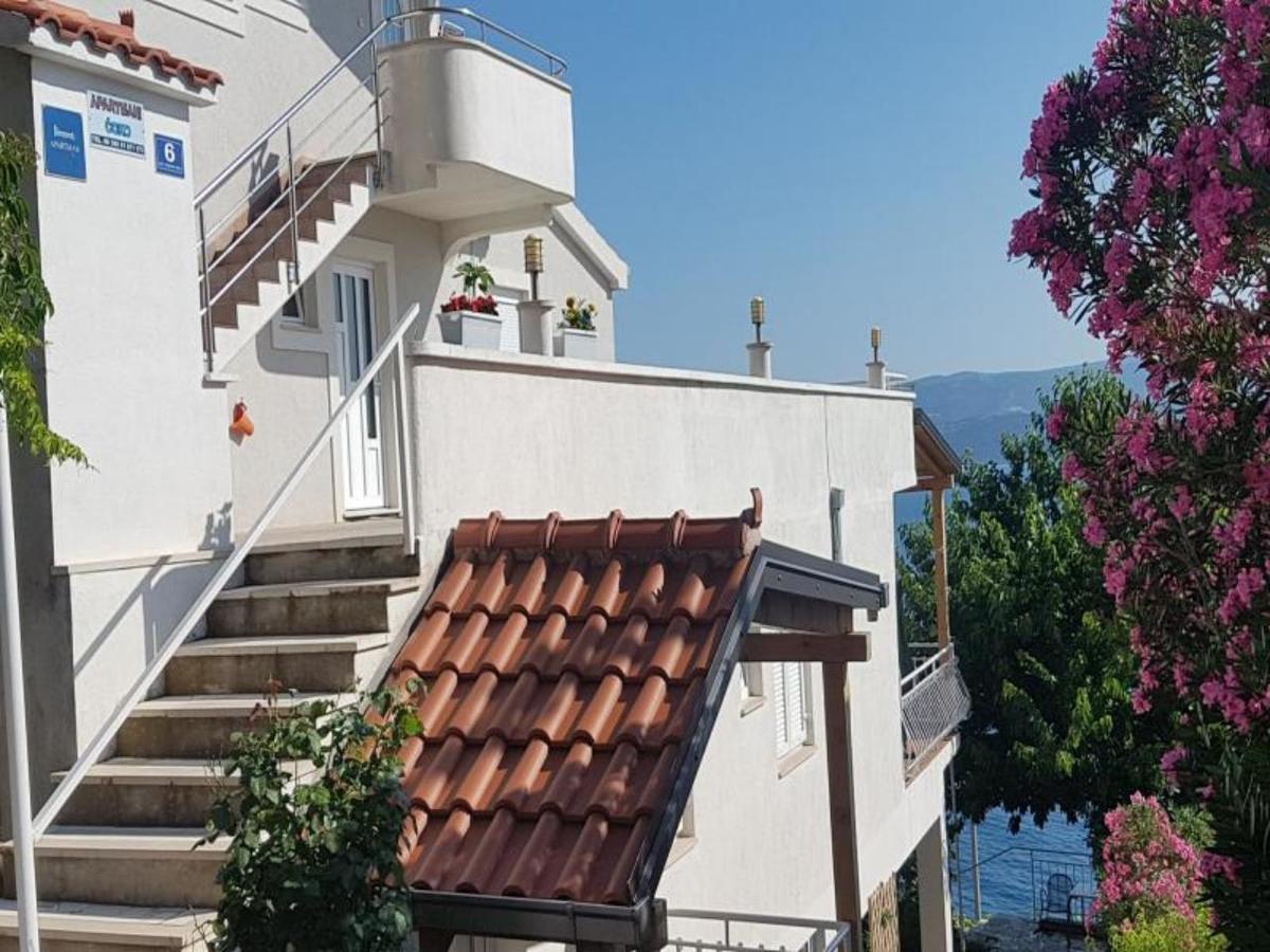 Apartments Coko Omis Bagian luar foto