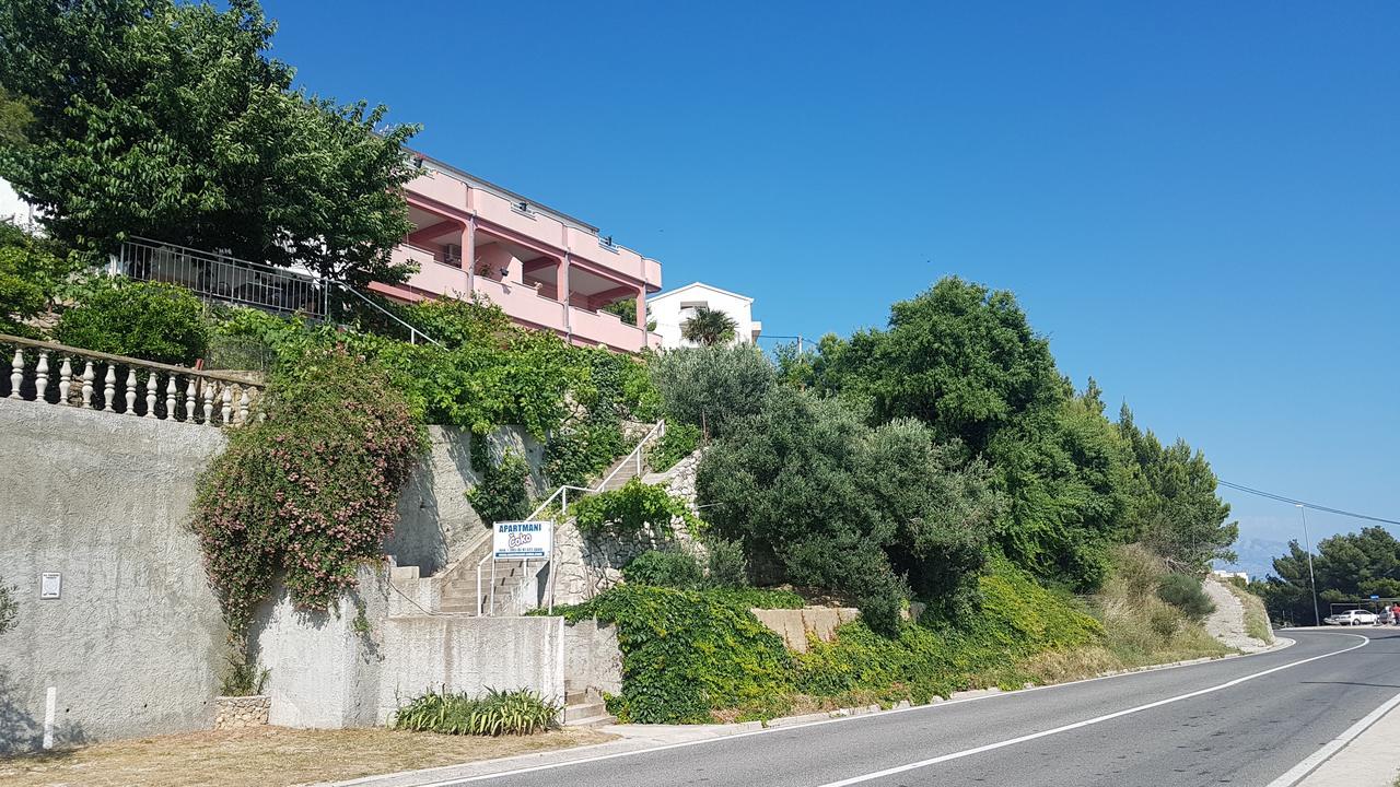 Apartments Coko Omis Bagian luar foto